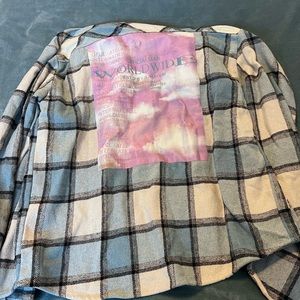 Boohoo Man blue checkered graphic flannel size L